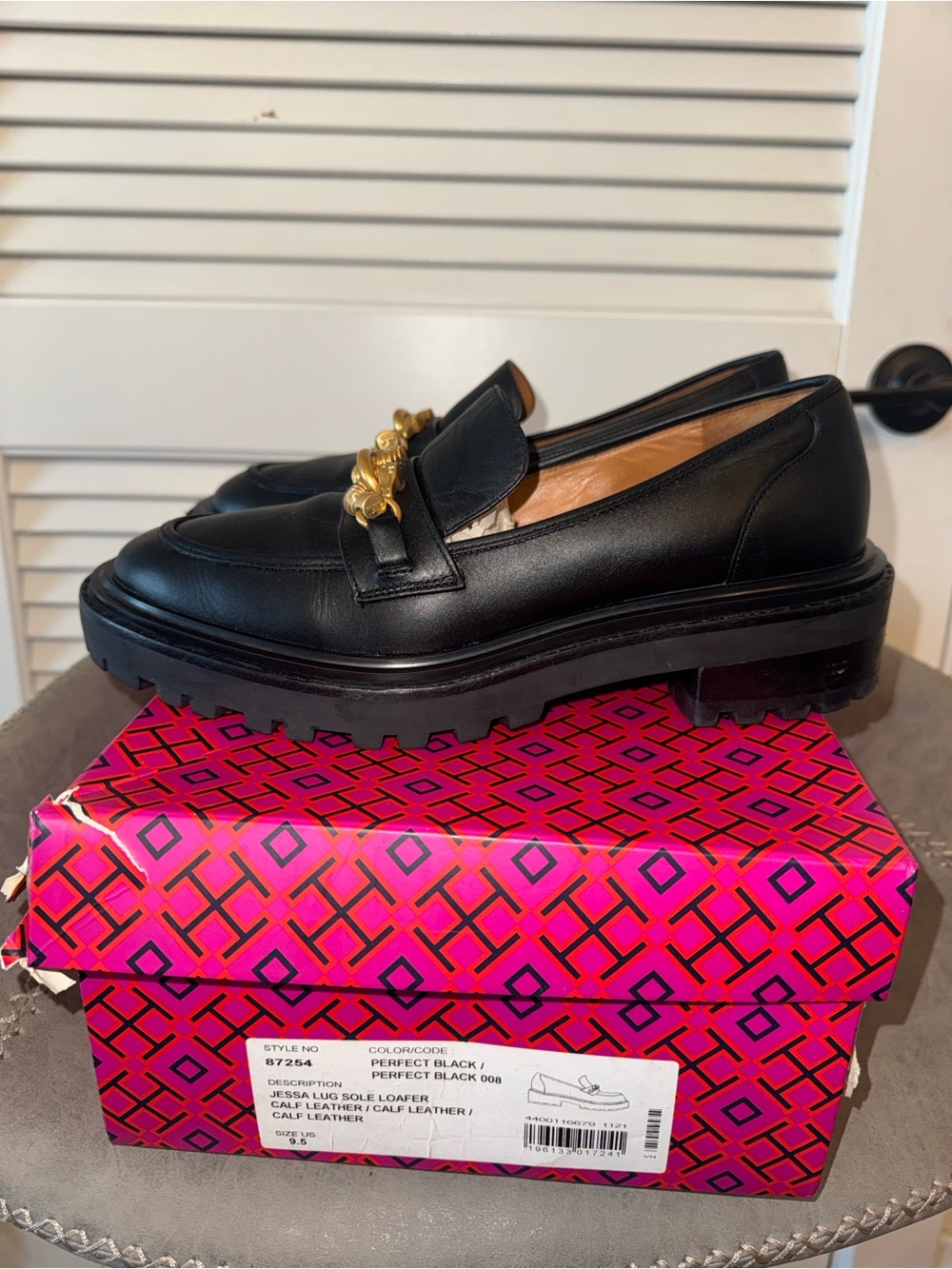 Tory Burch Jessa Lug Sole Black Leather Loafers with Gold Chain Detail 9.5 - Picture 2 of 7